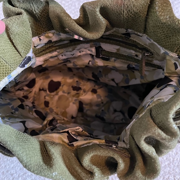 Hype Green leather hobo style bag like new! - Picture 3 of 6